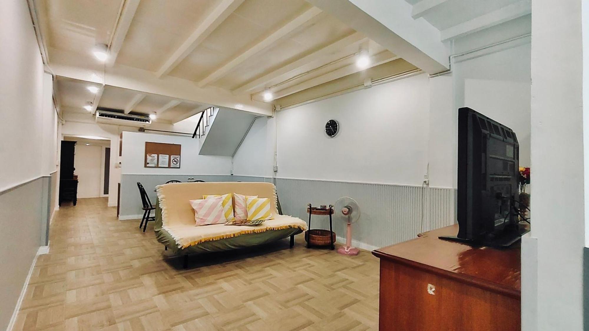 Whole 3-Storey House Right In The Local Community. กรุงเทพมหานคร ภายนอก รูปภาพ